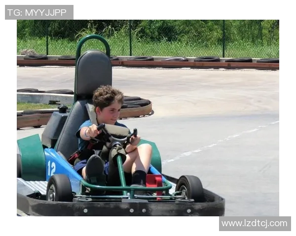 F1VS：探索极速赛车背后的科技与激情，感受赛道上的心跳与梦想