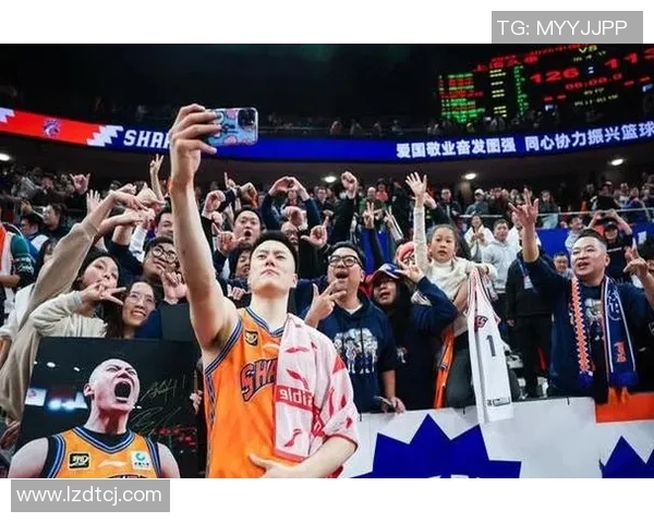 CBA上海队与苏州队激战正酣谁能在这场对决中笑到最后